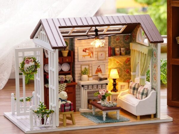 Mini Casă de Asamblat DIY – Cottage